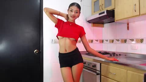 Perla online show from 10-30-25, 04:08