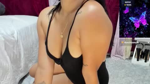 Snapshot of perla_thompson1 chatting on 11-15-25, 09:43 Perla Thompson online show from 11-15-25, 09:43