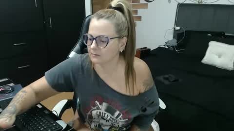 Snapshot of perlagoloza05 chatting on 03-03-26, 02:50 goloza online show from 03-03-26, 02:50