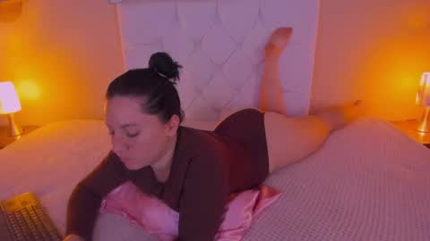 Marie online show from 04-15-26, 11:28