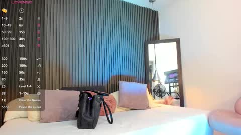 Lizza online show from 11-19-25, 11:32