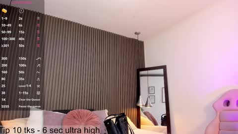 Lizza online show from 11-24-25, 11:32