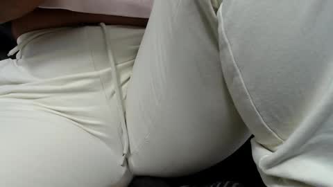 Snapshot of pervert_suseth chatting on 01-12-25, 05:54 Suseth online show from 01-12-25, 05:54