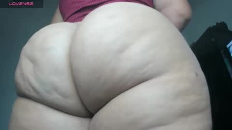 Snapshot of pervertt_mommy chatting on 02-12-25, 04:44 Alexandra online show from 02-12-25, 04:44