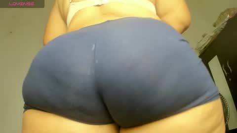 Snapshot of pervertt_mommy chatting on 10-09-25, 09:24 Alexandra online show from 10-09-25, 09:24