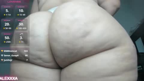 Snapshot of pervertt_mommy chatting on 11-07-25, 09:15 Alexandra online show from 11-07-25, 09:15