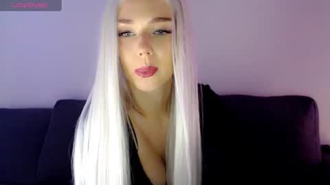 Snapshot of pervyblonde chatting on 12-29-24, 10:23 Isabella online show from 12-29-24, 10:23