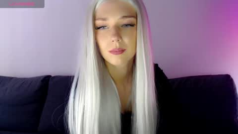 Snapshot of pervyblonde chatting on 02-18-25, 12:06 Isabella online show from 02-18-25, 12:06