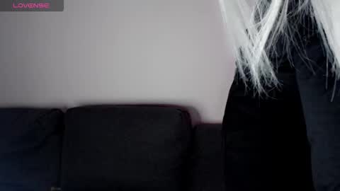 Snapshot of pervyblonde chatting on 11-11-25, 12:38 Isabella online show from 11-11-25, 12:38