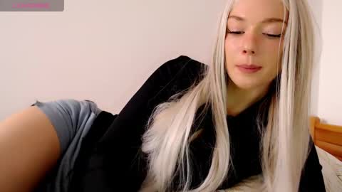 Isabella online show from 03-17-26, 07:23