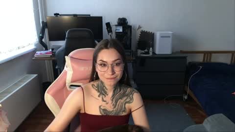 Snapshot of petal_dust_ chatting on 03-30-26, 02:18 petal_dust_ online show from 03-30-26, 02:18