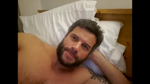 Snapshot of pete_le_meat chatting on 02-10-26, 10:25 pete_le_meat online show from 02-10-26, 10:25