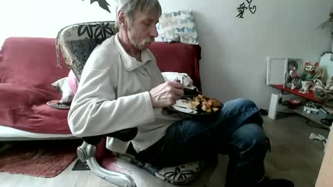 Snapshot of peter9744 chatting on 06-16-26, 11:24 peter9744 online show from 06-16-26, 11:24