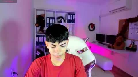 Snapshot of peter_chase chatting on 12-20-25, 02:35 Peter online show from 12-20-25, 02:35