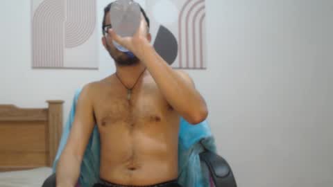 Snapshot of peter_x_annaud chatting on 11-23-25, 12:49 FELIPE online show from 11-23-25, 12:49