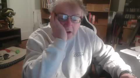 Snapshot of peterinohio57 chatting on 10-19-25, 12:06 peterinohio57 online show from 10-19-25, 12:06