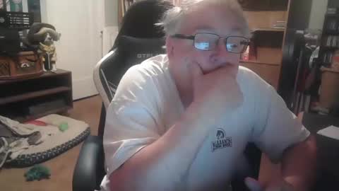 Snapshot of peterinohio57 chatting on 10-20-25, 11:10 peterinohio57 online show from 10-20-25, 11:10