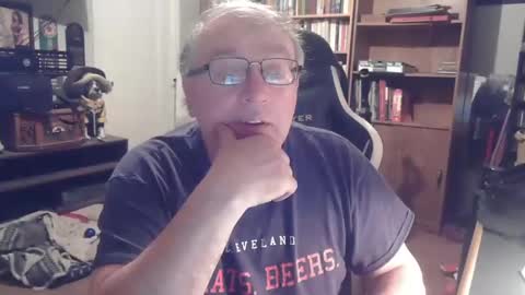 Snapshot of peterinohio57 chatting on 10-23-25, 11:20 peterinohio57 online show from 10-23-25, 11:20