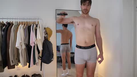 Peter Parker online show from 10-15-25, 04:18