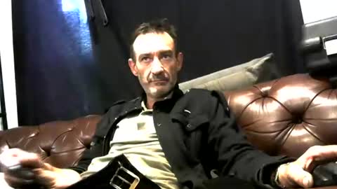 peterrobertson939 online show from 04-11-26, 01:54
