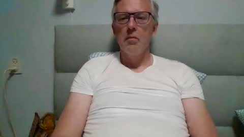 peteruitholland2 online show from 05-21-26, 09:38