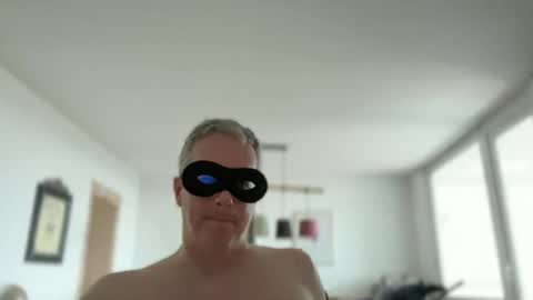 Snapshot of petforyou23 chatting on 06-19-26, 01:37 petforyou23 online show from 06-19-26, 01:37