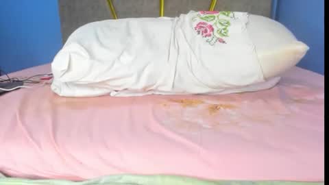 petite004 online show from 10-07-25, 06:49