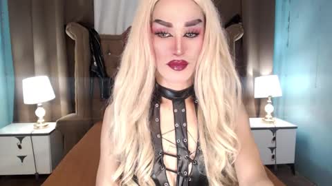 Snapshot of petite_bigload_7inches_thick69 chatting on 12-15-25, 10:30 BIGLOAD online show from 12-15-25, 10:30