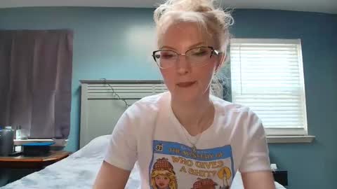 Snapshot of petite_cupcake chatting on 03-24-26, 06:46 Little cupcake online show from 03-24-26, 06:46