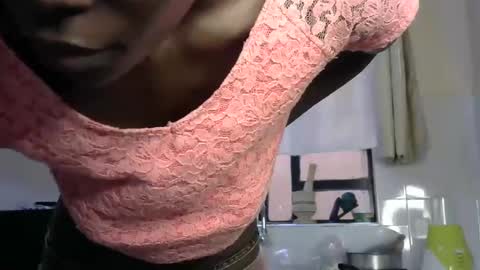 petite_lavi2 online show from 03-05-25, 05:50