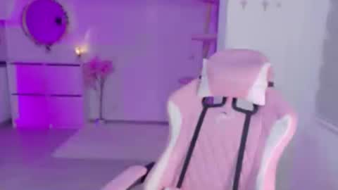 petite_marie_ online show from 06-19-26, 01:54