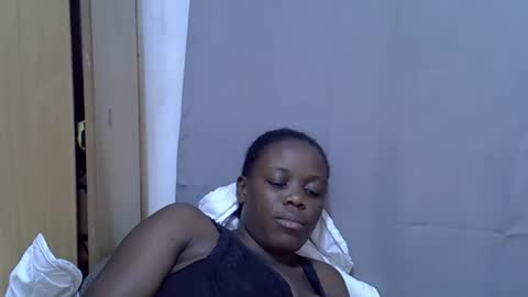 Snapshot of petite_melan chatting on 09-15-25, 06:52 petite_melan online show from 09-15-25, 06:52