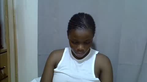 Snapshot of petite_melan chatting on 09-18-25, 11:45 petite_melan online show from 09-18-25, 11:45
