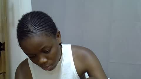Snapshot of petite_melan chatting on 09-19-25, 12:56 petite_melan online show from 09-19-25, 12:56
