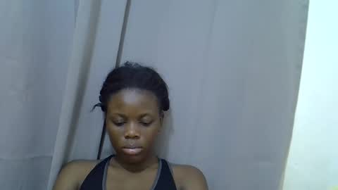 Snapshot of petite_melan chatting on 09-25-25, 11:36 petite_melan online show from 09-25-25, 11:36
