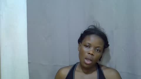 Snapshot of petite_melan chatting on 09-25-25, 11:41 petite_melan online show from 09-25-25, 11:41