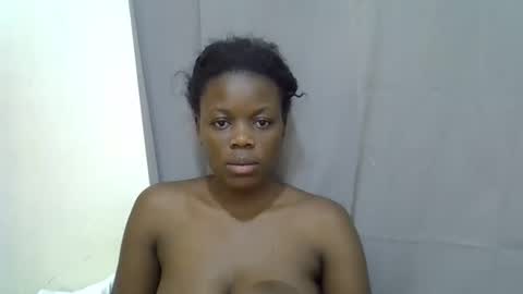 Snapshot of petite_melan chatting on 09-27-25, 11:37 petite_melan online show from 09-27-25, 11:37