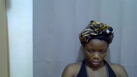 Snapshot of petite_melan chatting on 09-30-25, 03:33 petite_melan online show from 09-30-25, 03:33