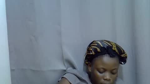 Snapshot of petite_melan chatting on 10-01-25, 07:20 petite_melan online show from 10-01-25, 07:20