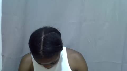 Snapshot of petite_melan chatting on 10-02-25, 07:43 petite_melan online show from 10-02-25, 07:43