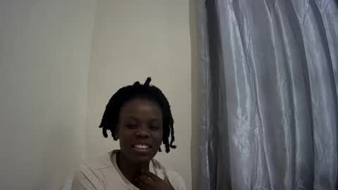 Snapshot of petite_melan chatting on 10-17-25, 04:48 petite_melan online show from 10-17-25, 04:48