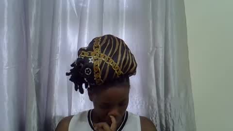 petite_melan online show from 10-22-25, 08:25