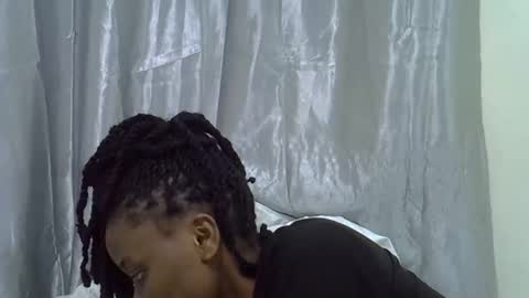 petite_melan online show from 10-31-25, 04:19