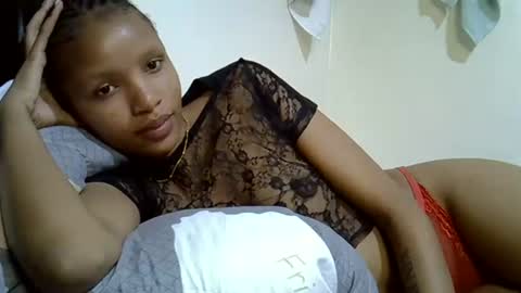 Snapshot of petite_melinda chatting on 06-29-26, 10:32 petite_melinda online show from 06-29-26, 10:32