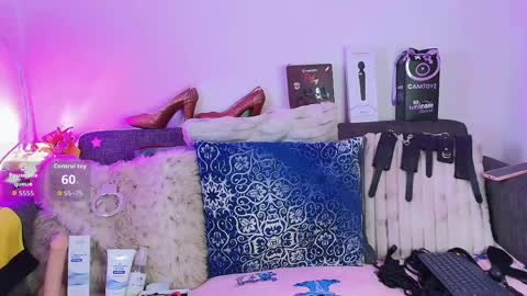 petite_pepper18 online show from 04-22-26, 03:02