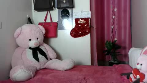petite_princes online show from 11-22-25, 03:33