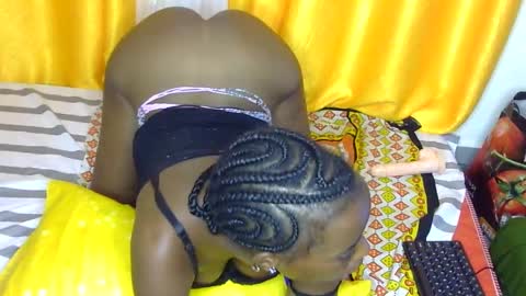 Snapshot of petite_tanya chatting on 12-23-24, 04:12 Tanya online show from 12-23-24, 04:12