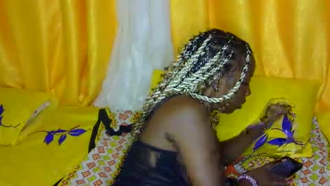 Snapshot of petite_tanya chatting on 01-05-25, 05:09 Tanya online show from 01-05-25, 05:09