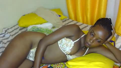 Snapshot of petite_tanya chatting on 01-25-25, 05:07 Tanya online show from 01-25-25, 05:07