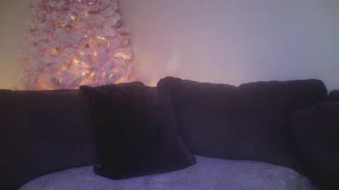 petite treat  online show from 12-08-24, 10:52